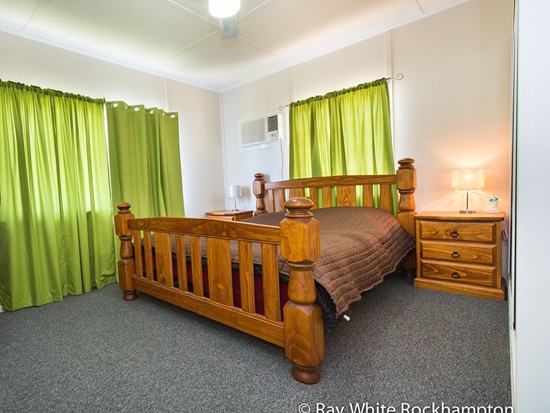 253 Hutton Street, Berserker QLD 4701