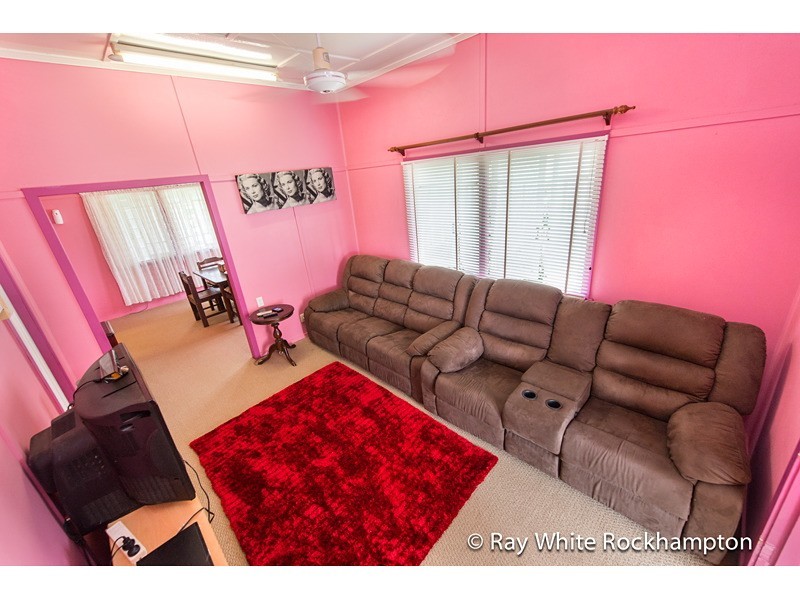 6 Medcraf Street, Park Avenue QLD 4701