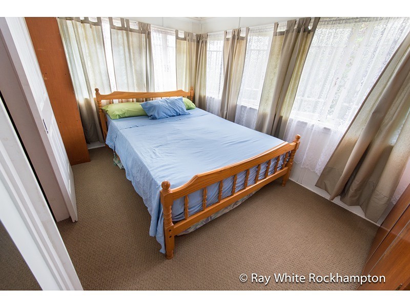 6 Medcraf Street, Park Avenue QLD 4701