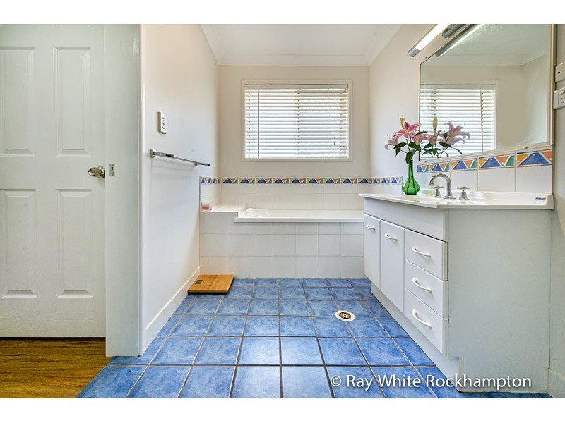 26 Lamb Avenue, Gracemere QLD 4702