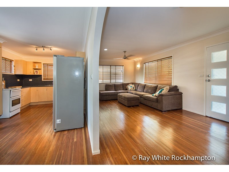 300 Bloxsom Street, Koongal QLD 4701
