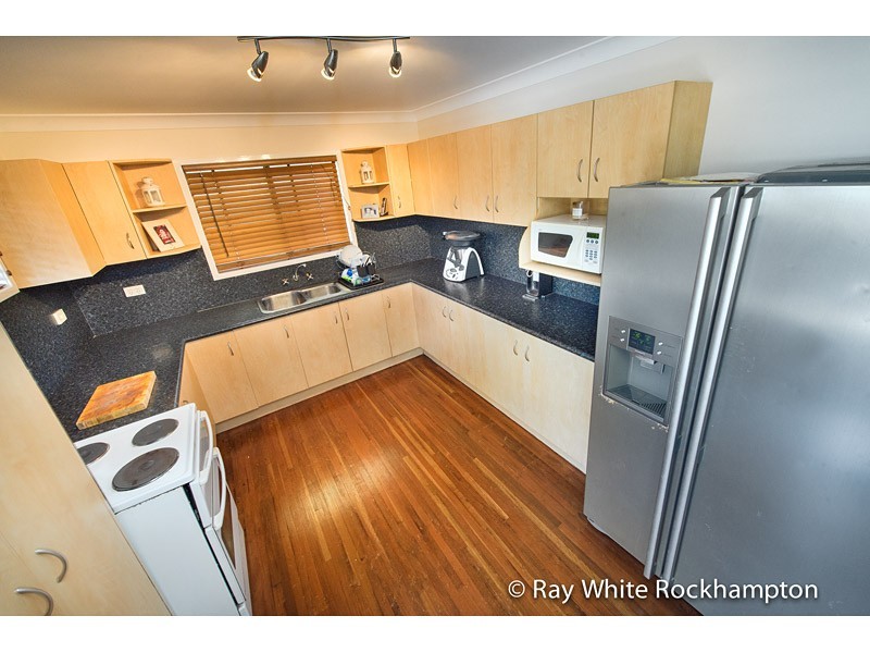 300 Bloxsom Street, Koongal QLD 4701