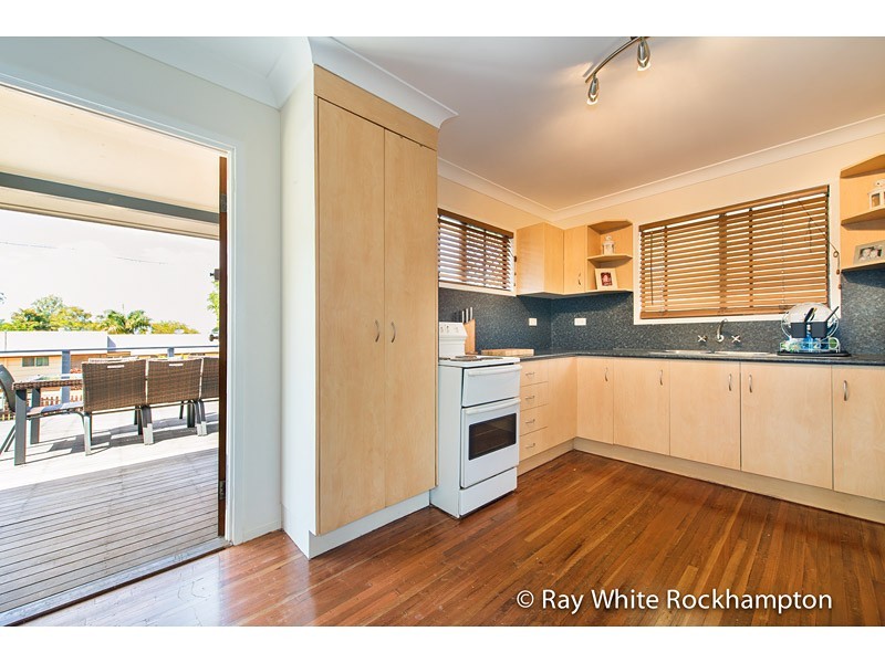 300 Bloxsom Street, Koongal QLD 4701