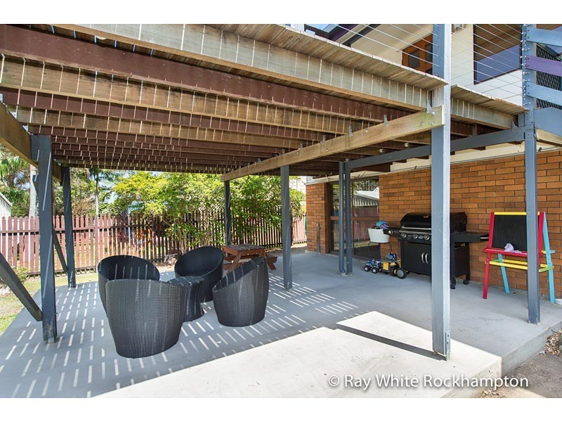 300 Bloxsom Street, Koongal QLD 4701