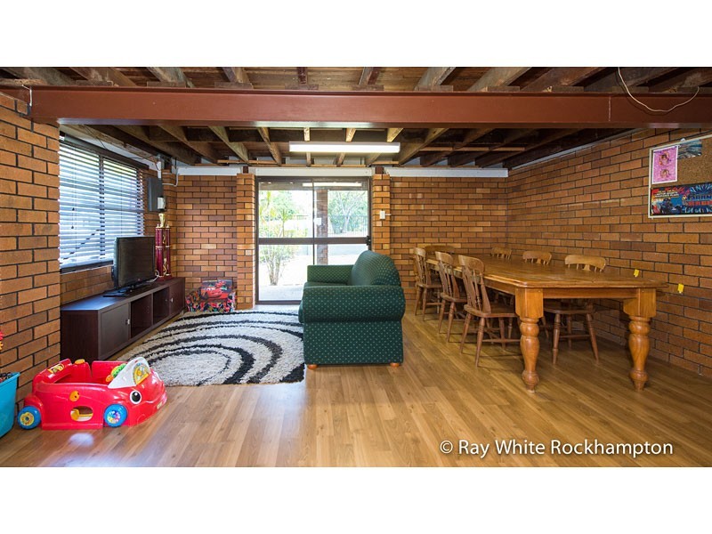 300 Bloxsom Street, Koongal QLD 4701