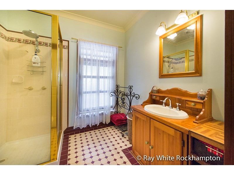 120 Julie Anne Drive, Glendale QLD 4711