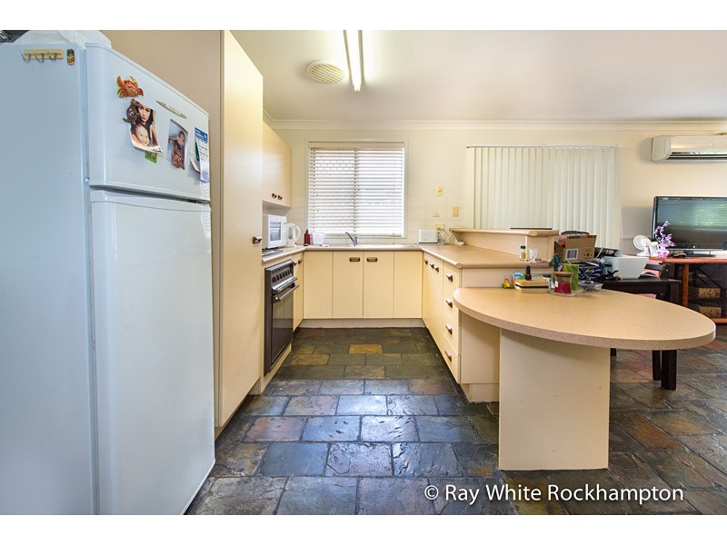 2/22 Weinholt Street, Allenstown QLD 4700