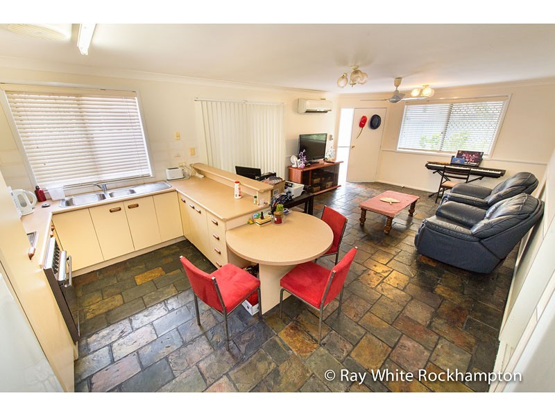 2/22 Weinholt Street, Allenstown QLD 4700