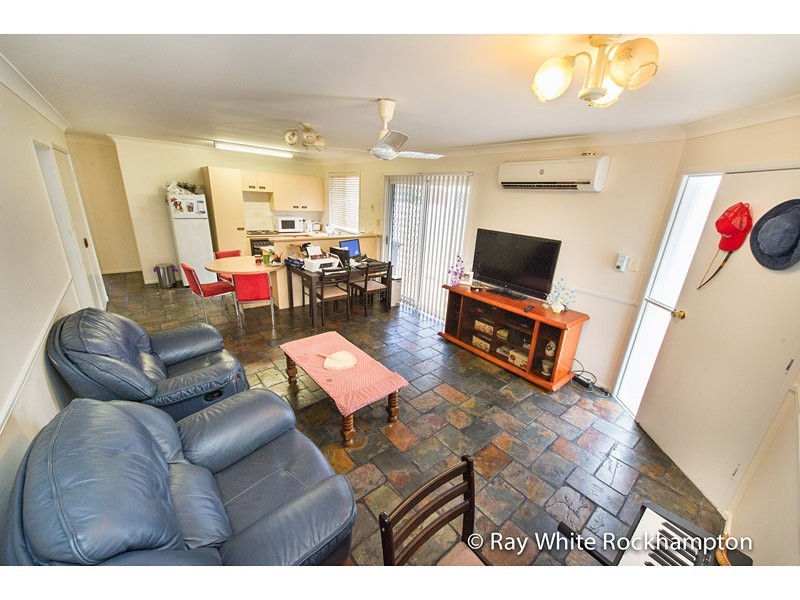 2/22 Weinholt Street, Allenstown QLD 4700