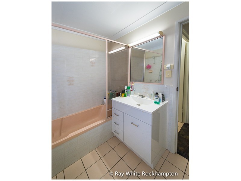 2/22 Weinholt Street, Allenstown QLD 4700