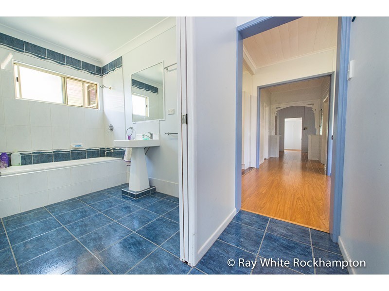 4 Bartlem Street, Allenstown QLD 4700