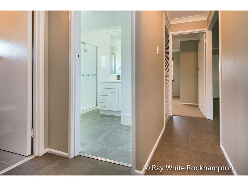 1-2/39 Cahill Street, Kawana QLD 4701