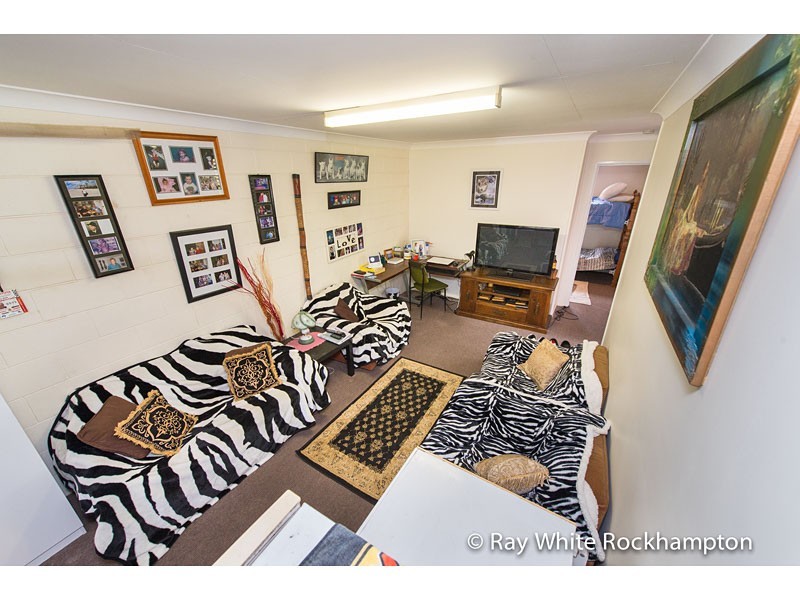 1-2/ 63 Dee Street, Koongal QLD 4701