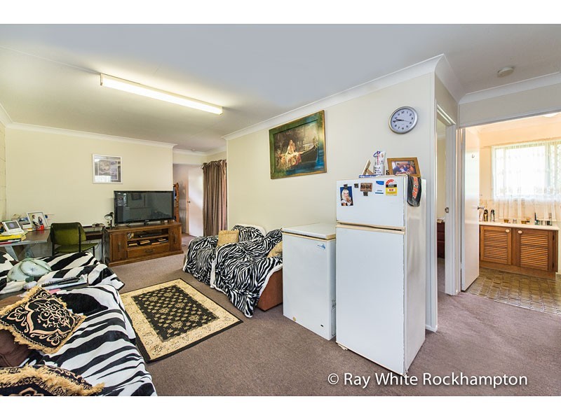 1-2/ 63 Dee Street, Koongal QLD 4701