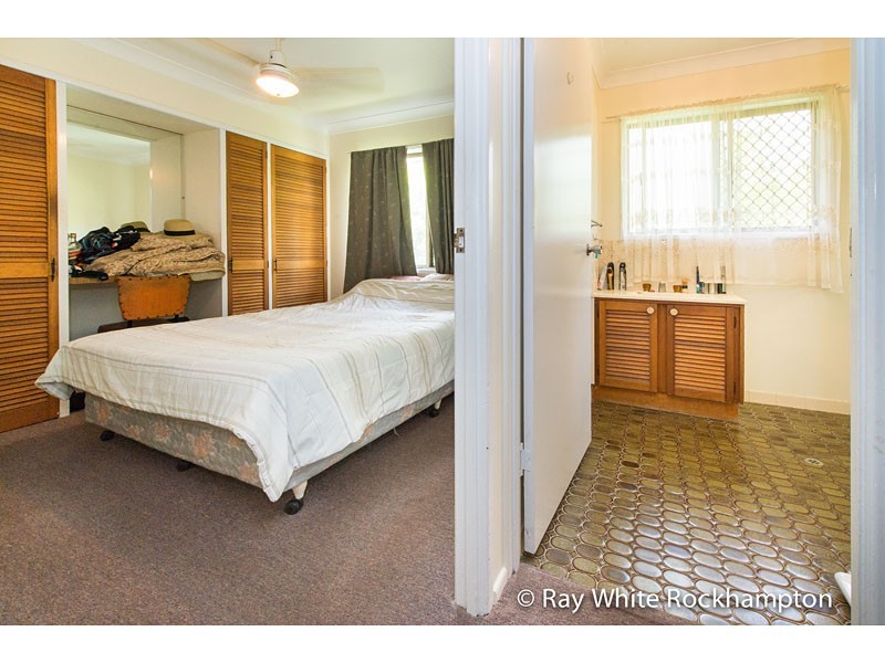 1-2/ 63 Dee Street, Koongal QLD 4701