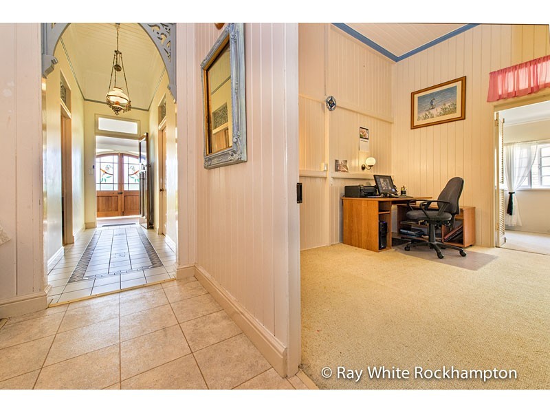 36 Lennox Street, The Range QLD 4700