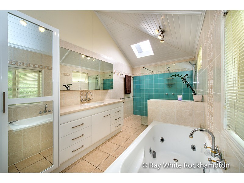 36 Lennox Street, The Range QLD 4700