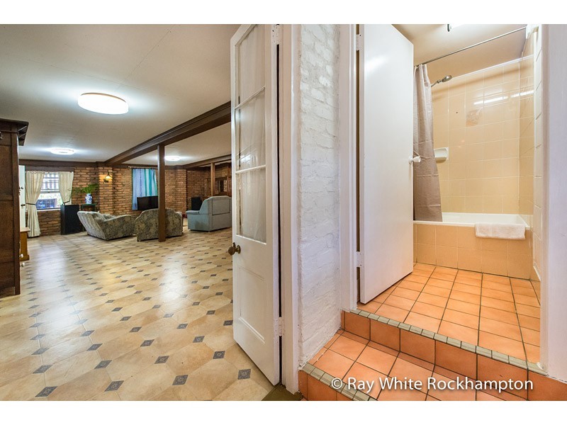 36 Lennox Street, The Range QLD 4700