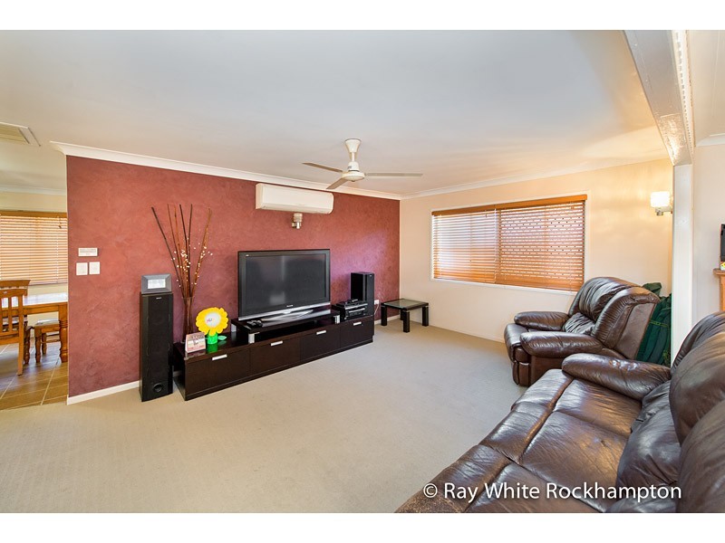 35 Locke Street, Kawana QLD 4701