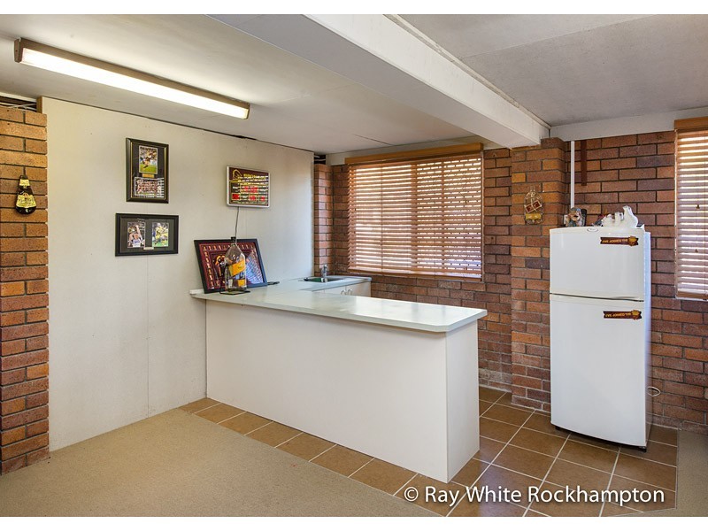 35 Locke Street, Kawana QLD 4701