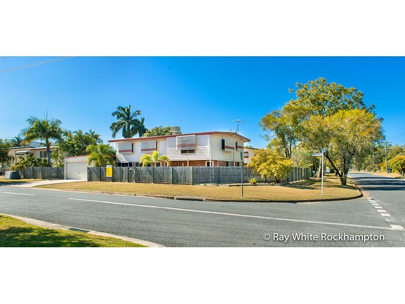 35 Locke Street, Kawana QLD 4701
