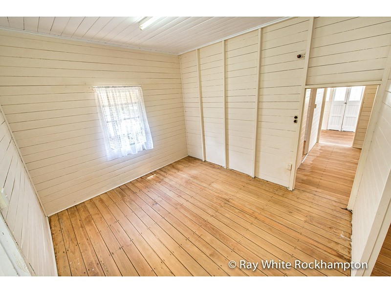 365 East Street, Depot Hill QLD 4700