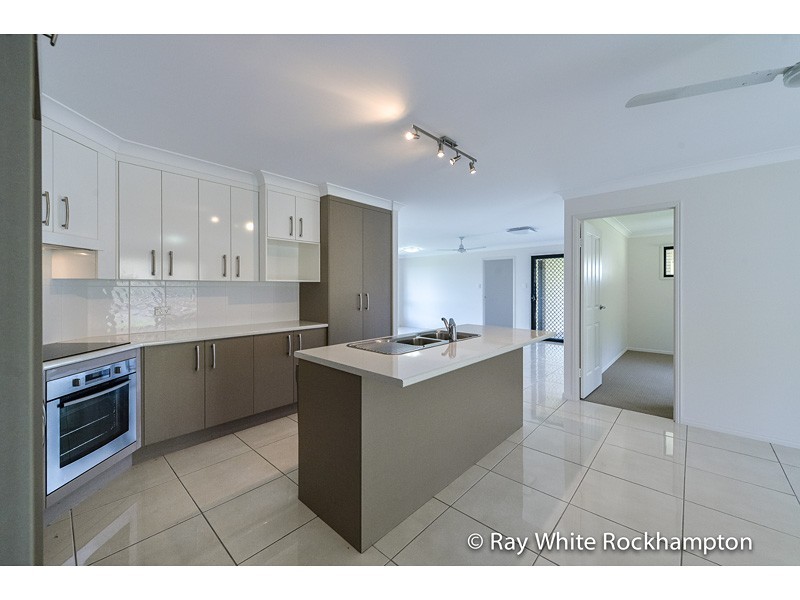 8 Benrhys Court, Rockyview QLD 4701