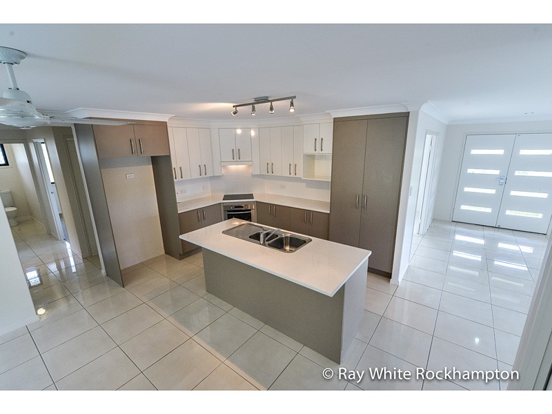 8 Benrhys Court, Rockyview QLD 4701