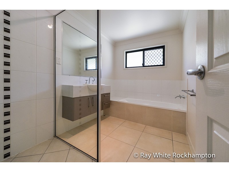 8 Benrhys Court, Rockyview QLD 4701