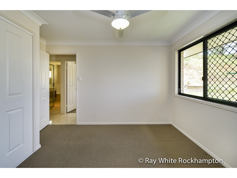 8 Benrhys Court, Rockyview QLD 4701