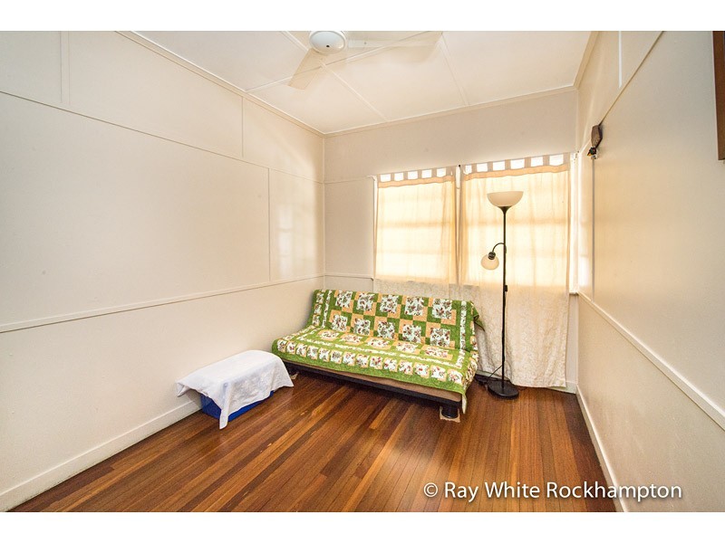 180 Grimley Street, Koongal QLD 4701