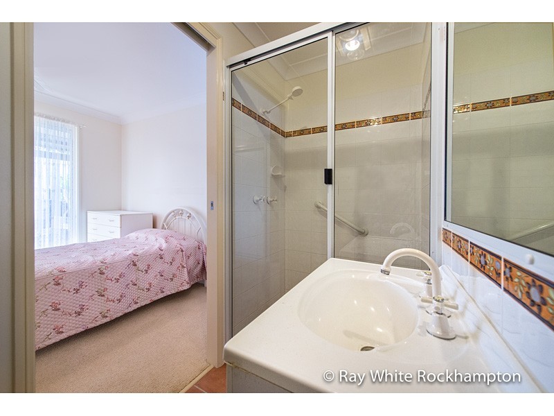 8/385 Shand Street, Frenchville QLD 4701