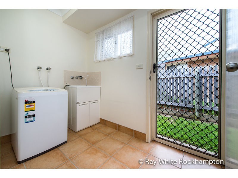 8/385 Shand Street, Frenchville QLD 4701