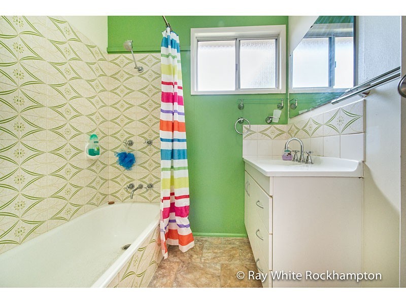 7 Duffy Street, Kawana QLD 4701