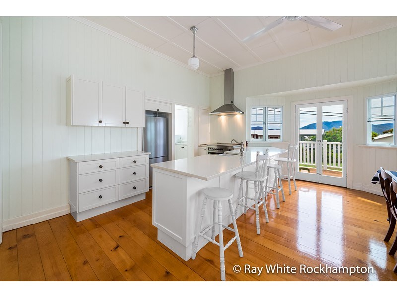 8 Reservoir Street, The Range QLD 4700