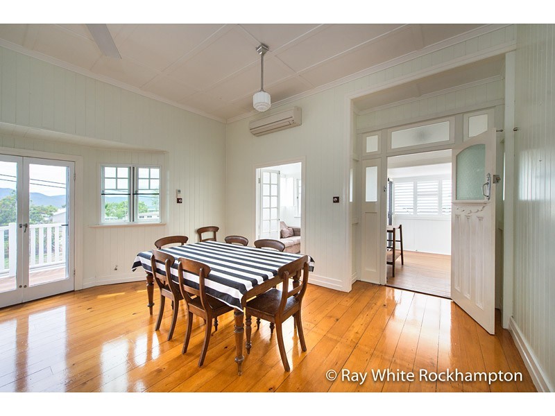 8 Reservoir Street, The Range QLD 4700