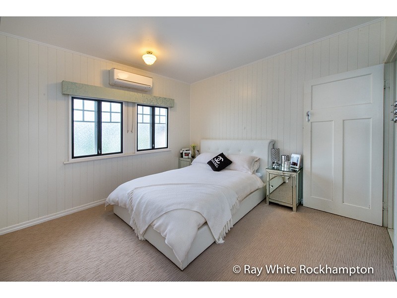 8 Reservoir Street, The Range QLD 4700