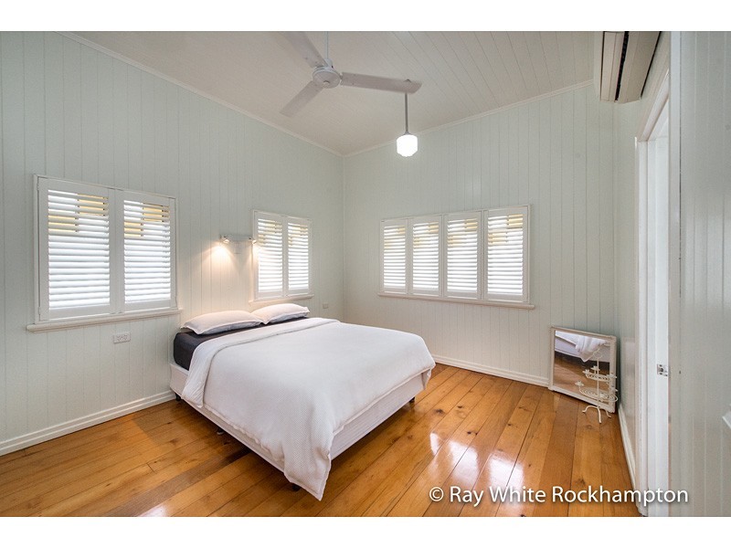 8 Reservoir Street, The Range QLD 4700