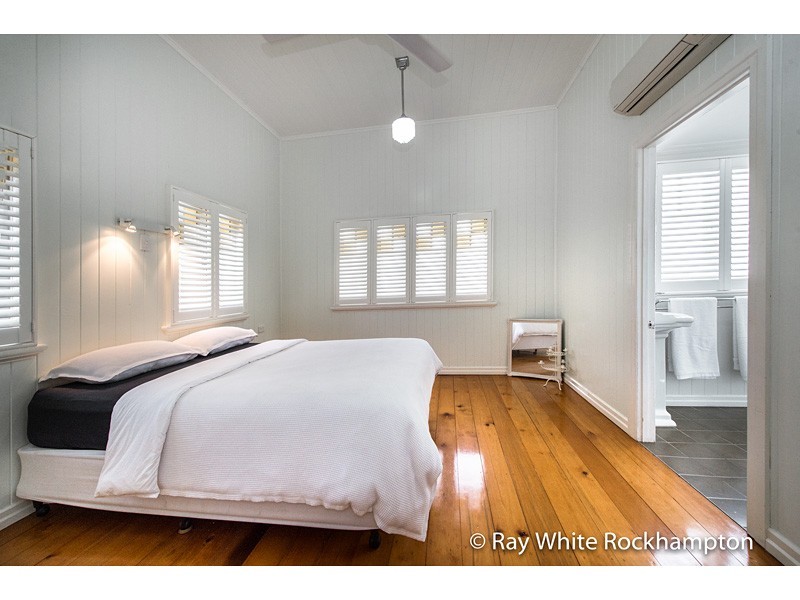 8 Reservoir Street, The Range QLD 4700