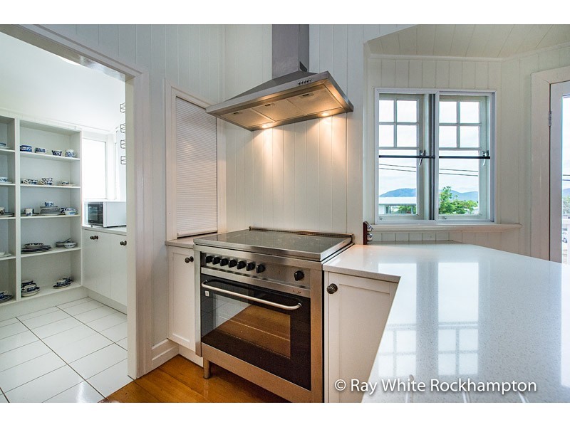 8 Reservoir Street, The Range QLD 4700