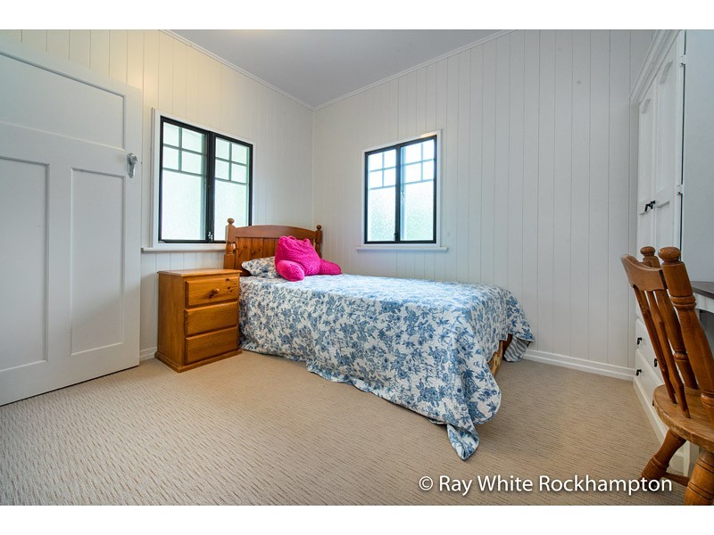 8 Reservoir Street, The Range QLD 4700