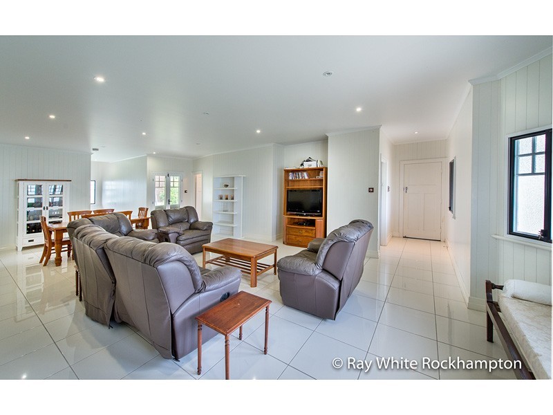 8 Reservoir Street, The Range QLD 4700