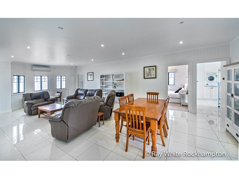8 Reservoir Street, The Range QLD 4700