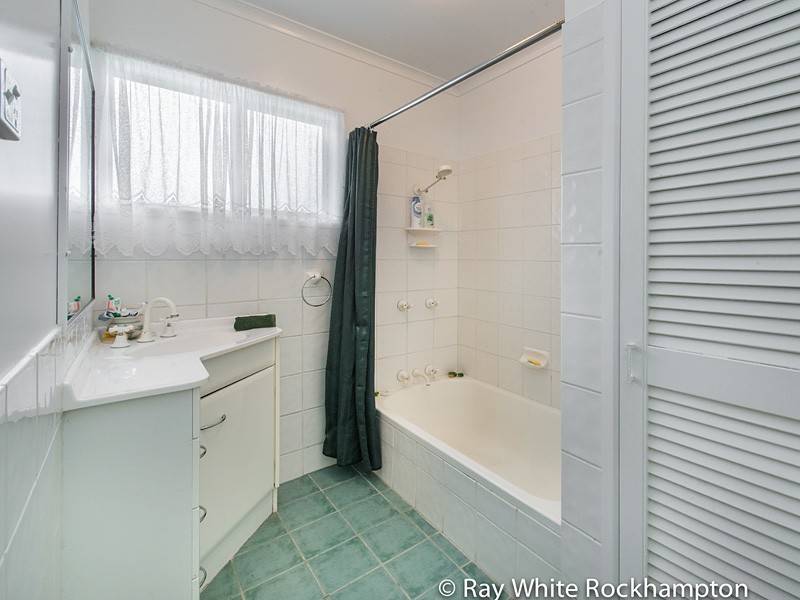 293 Blanchfield Street, Koongal QLD 4701