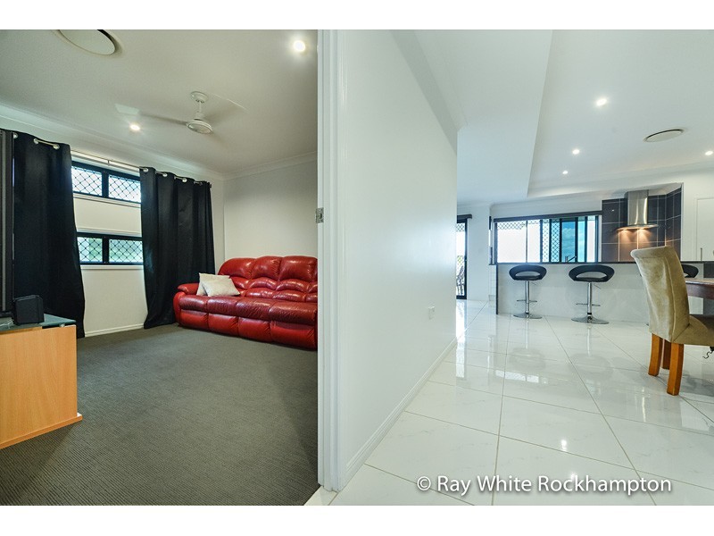 136 Constance Avenue, Rockyview QLD 4701