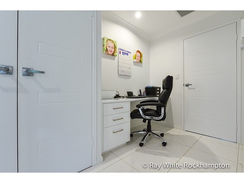 136 Constance Avenue, Rockyview QLD 4701
