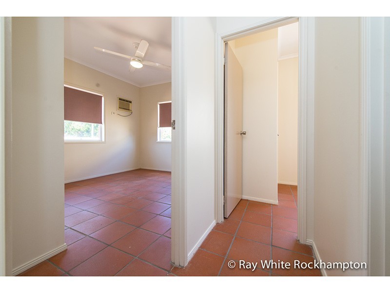 2 Dingwall Street, Keppel Sands QLD 4702