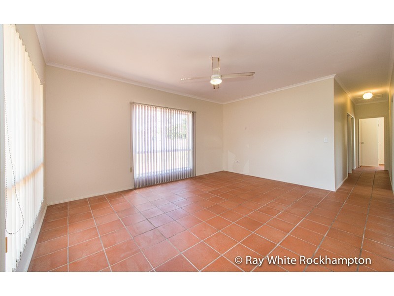 2 Dingwall Street, Keppel Sands QLD 4702