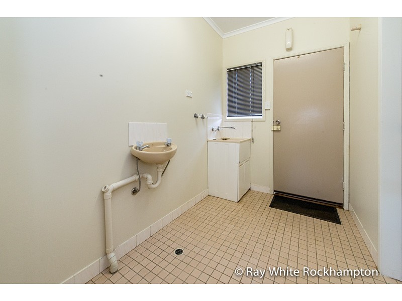 2 Dingwall Street, Keppel Sands QLD 4702