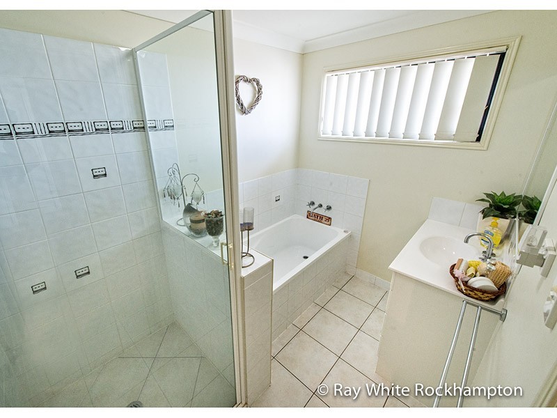 8 Broadhurst Drive, Gracemere QLD 4702